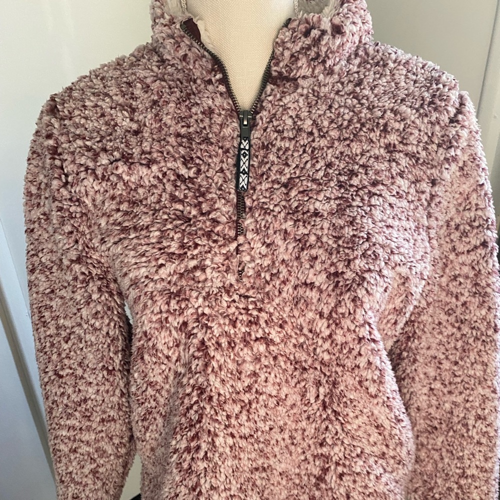 This is sweater I don’t know what kind of sweater. Size: medium
